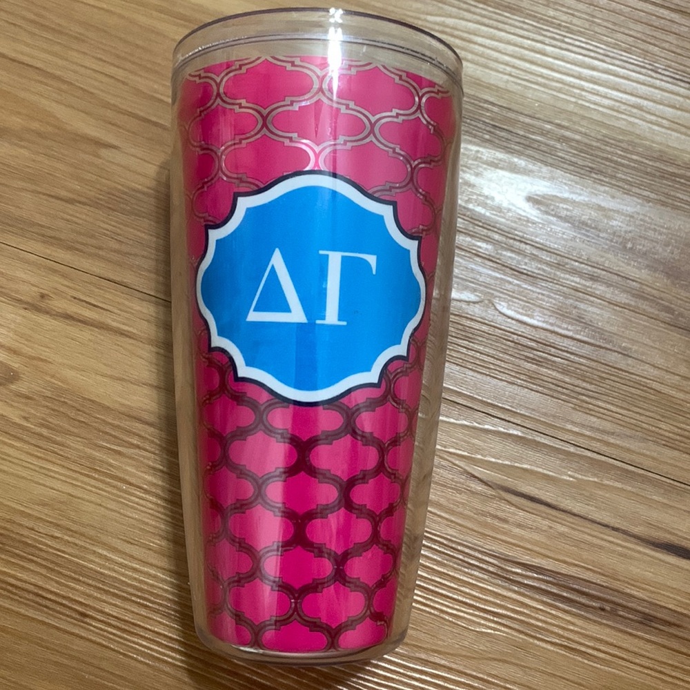 Delta gamma cup